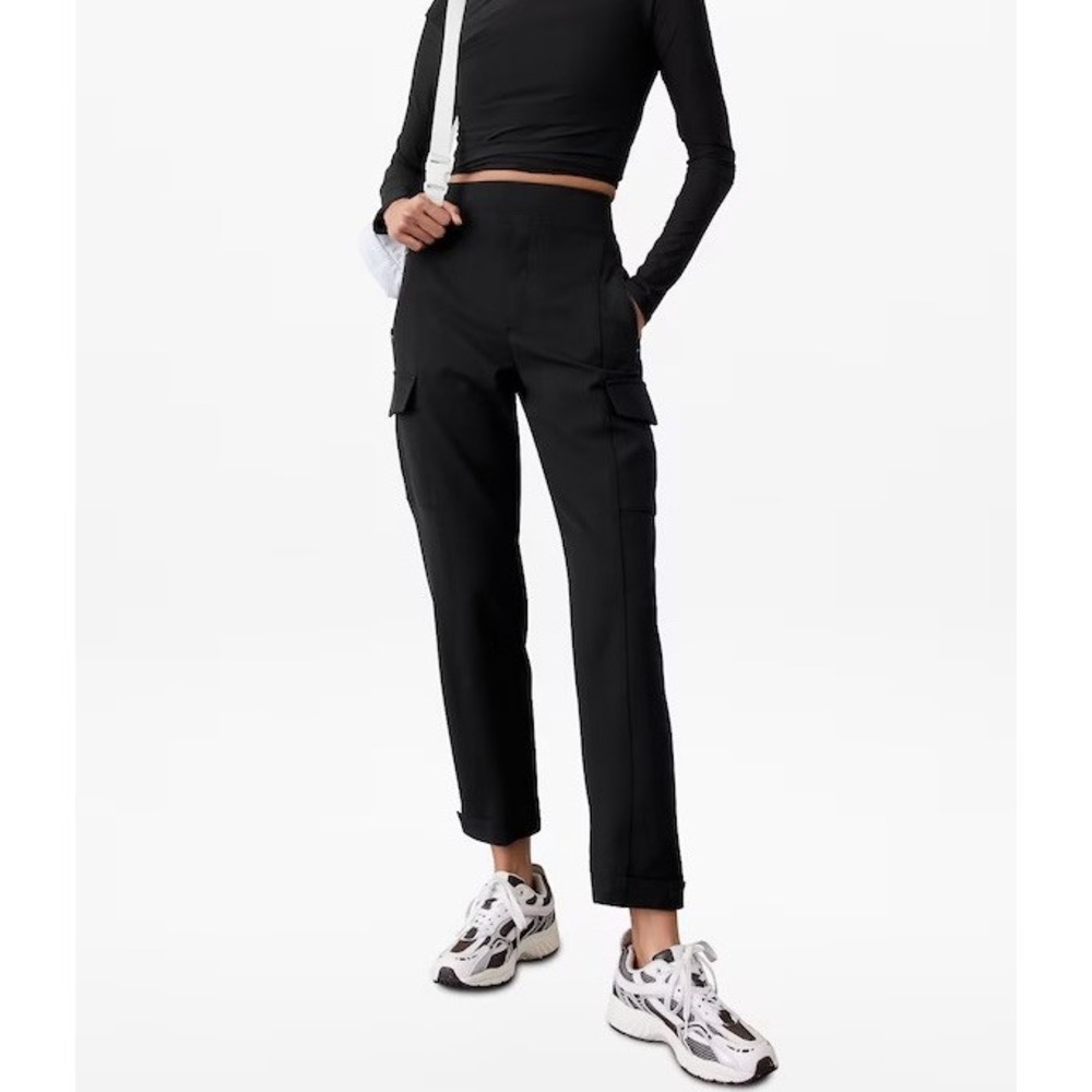 NWT Athleta Endless Cargo Pants Women's US Size 12 Black #467187 New